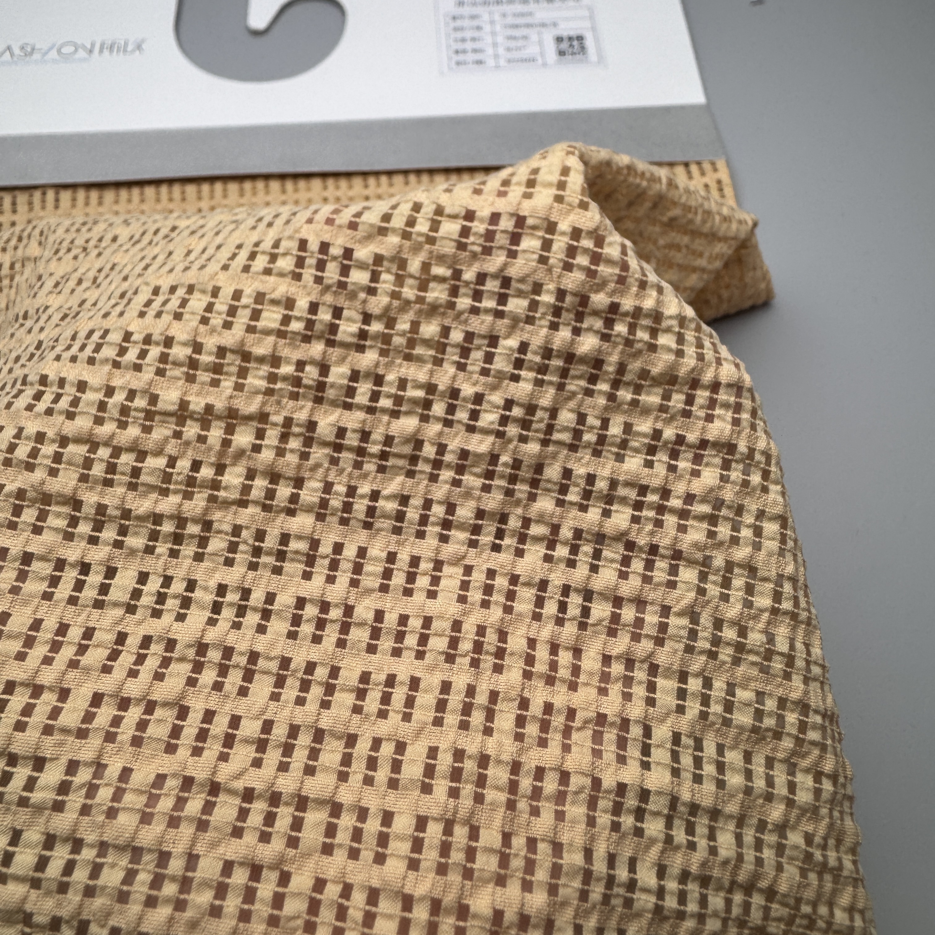 SY-GC0076 39% Cotton 38% Rayon 18% Nylon 5% Linen Mesh Fabric, 100g/m², 56/57" Width