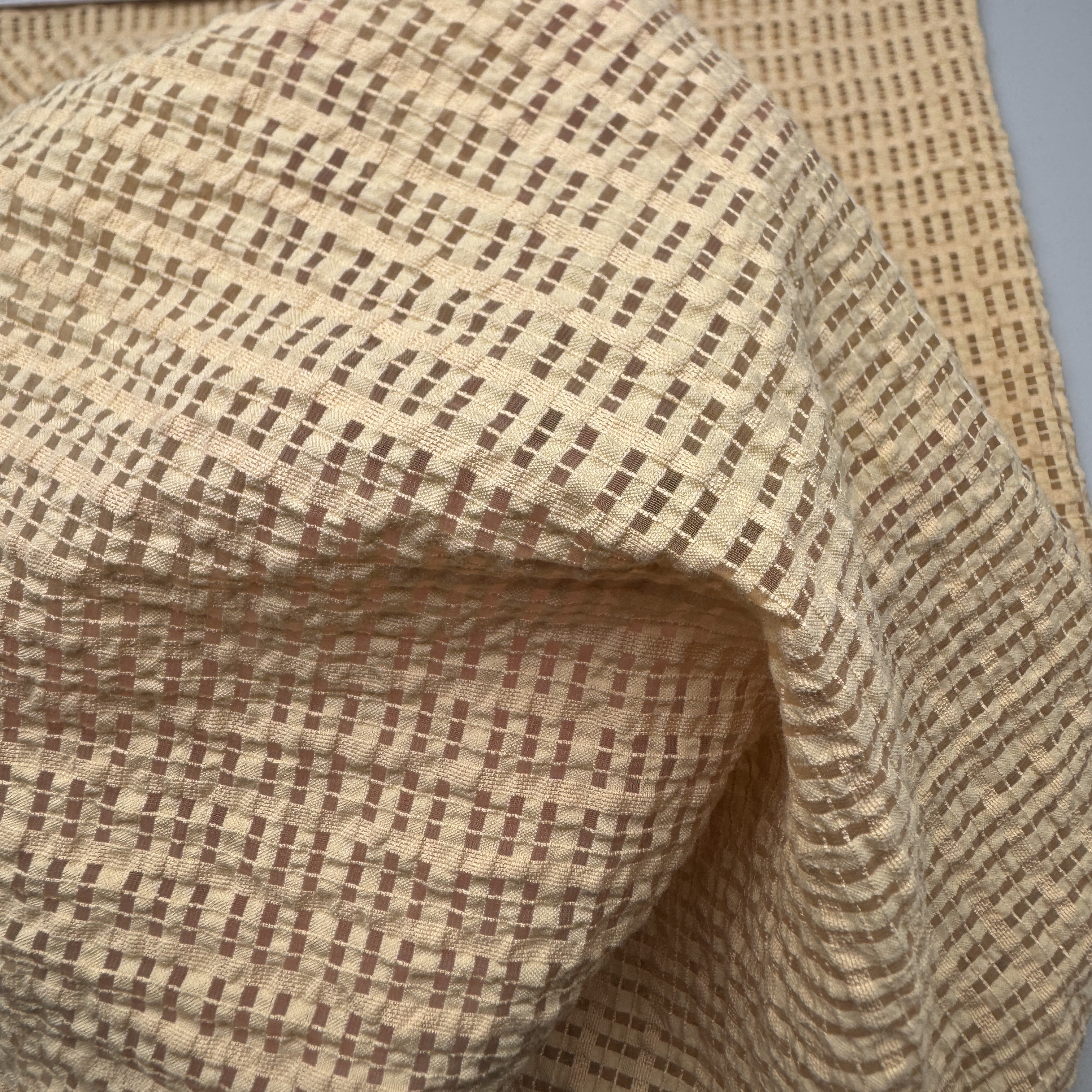 SY-GC0076 39% Cotton 38% Rayon 18% Nylon 5% Linen Mesh Fabric, 100g/m², 56/57" Width