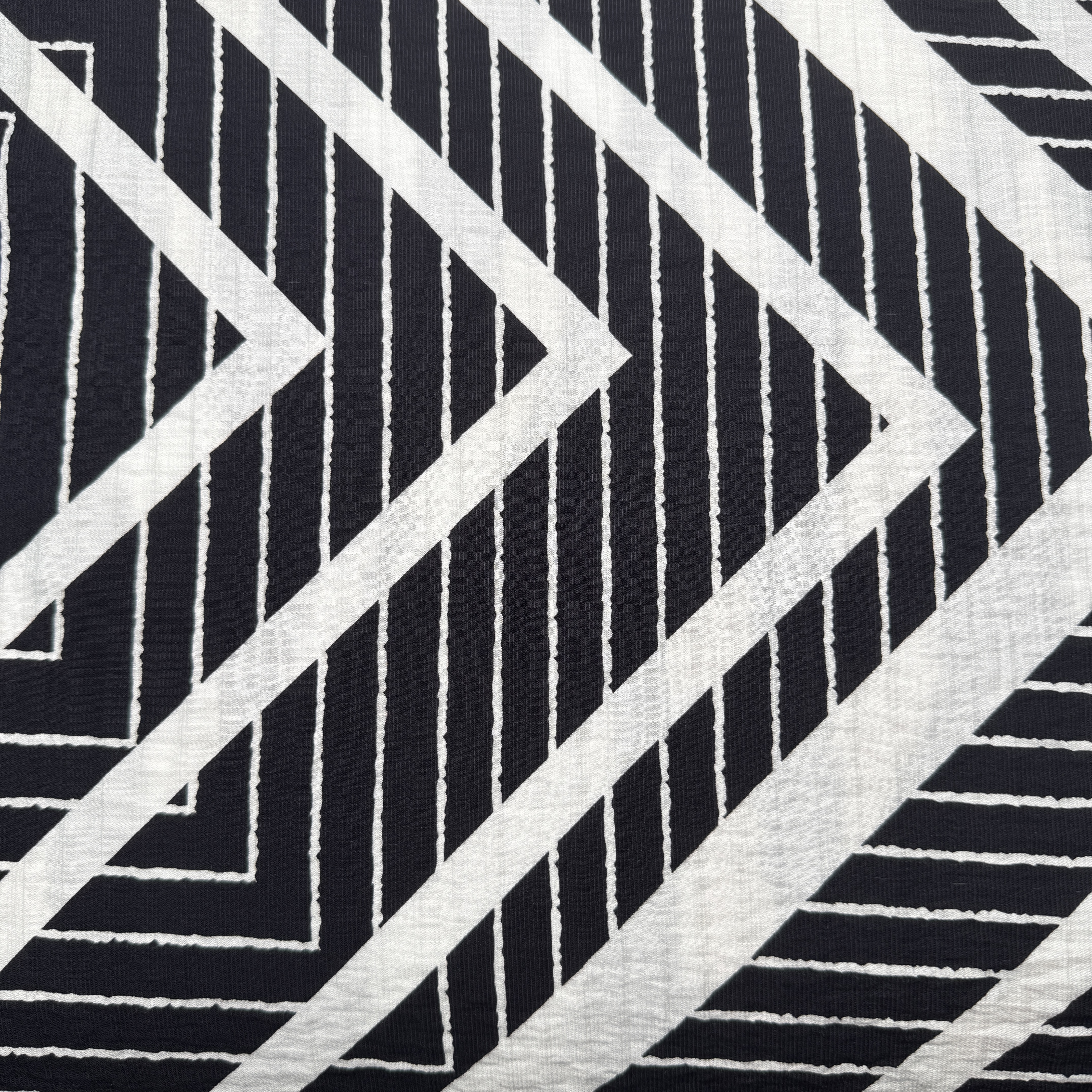 SY-GC0098 85% Rayon 15% Nylon Monofilament Rayon Crepe Vertical Stripe Fabric print, 105g/m², 57/58" Width